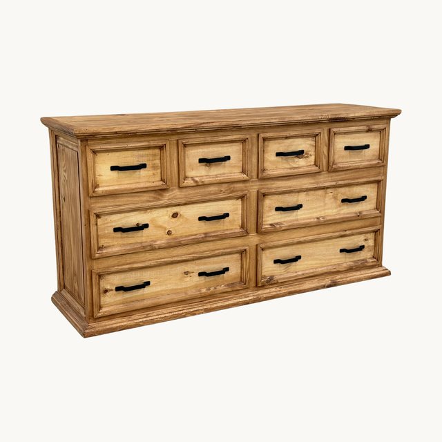 Traditional 8-Drawer Dresser